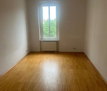 Bezugsfertige Vierraumwohnung mit Balkon, Parkett und Einbauküche, ... - Foto 6