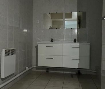 Location Appartement 1 pièce 37m² LE VAL 83143 - Photo 3