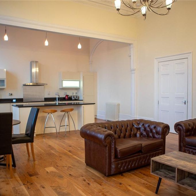 2 bedroom flat to rent - Photo 1