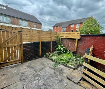 4 bedroom terraced house to rent - Photo 4