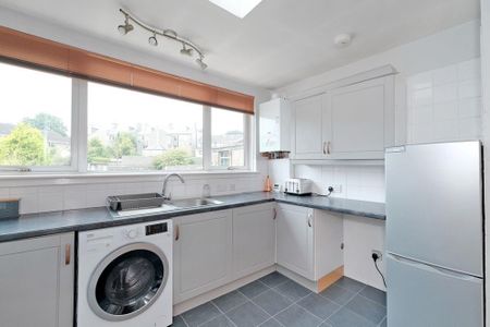 1 bedroom flat to rent - Photo 2