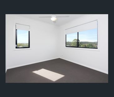 Spacious home with large yard - Photo 1