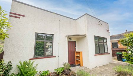 Warm, Furnished Home - Photo 3