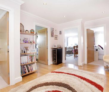 2 bedroom penthouse to rent - Photo 1