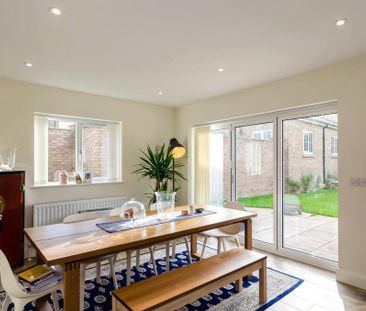 4 bedroom detached house to rent - Photo 4