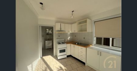 One Bedroom Granny Flat, In A Prime Location! - Photo 3