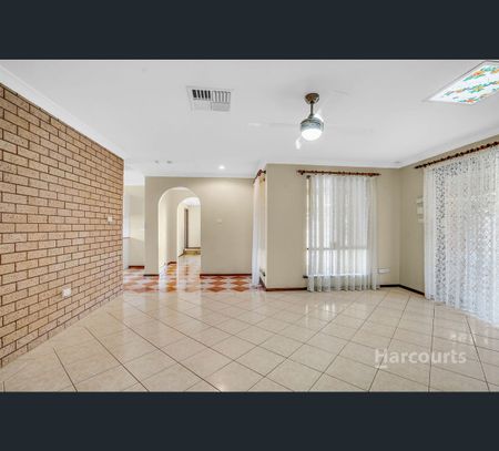 1 Oaklands Avenue, Halls Head, WA 6210 - Photo 5