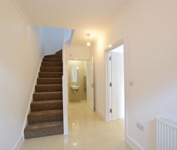 3 bedroom end of terrace house to rent - Photo 1