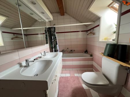 CHARMING FARMHOUSE STYLE APARTMENT IN THE COUNTRYSIDE – 4 ½ ROOMS - Foto 4
