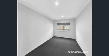 ✨ Stunning Family Home in Prime Clyde North Location! - Photo 3