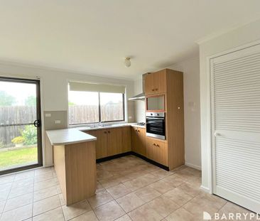 Light-Filled Unit in Prime Beaconsfield - Photo 5