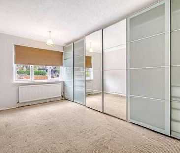 Dukes Avenue, Theydon Bois, Epping, Essex, CM16 - Photo 5