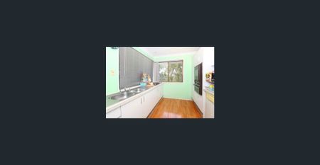 SPACIOUS 2 BEDROOM TOWNHOUSE!! - Photo 3