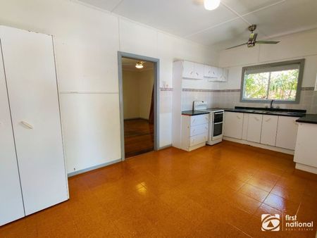 A rare find beachside cottage in Moonee - Photo 5