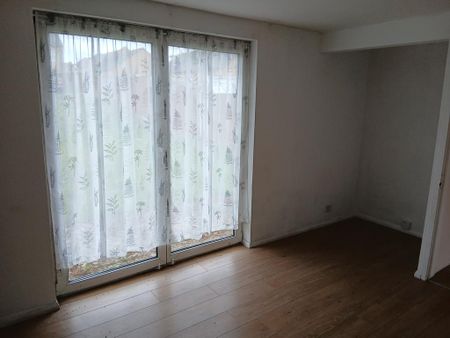 2 bedroom end of terrace house to rent - Photo 4