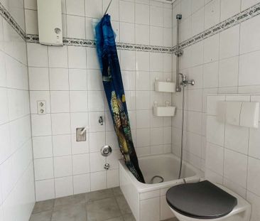 KREFELD CITYLAGE- SCHÖNE 2 ZIMMER WOHNUNG - WOHNKÜCHE MIT DACHTERRA... - Foto 2