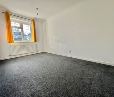 3 bedroom end of terrace house to rent - Photo 4