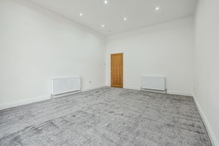 4 bedroom apartment to rent - Photo 2