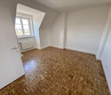 SANIERT: Dachgeschoßwohnung mit Ausblick - Photo 1