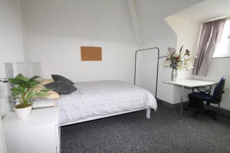 6 bedroom flat to rent - Photo 4