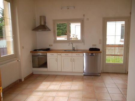 Location Maison 6 pièces 139m² ROANNE 42300 - Photo 2