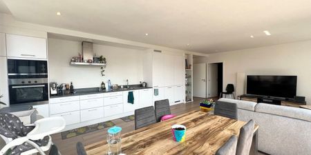 Appartement te huur in Ukkel voor € 1.686 met 3 slaapkamers - Foto 3