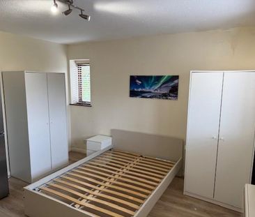 Studio to rent - Photo 5