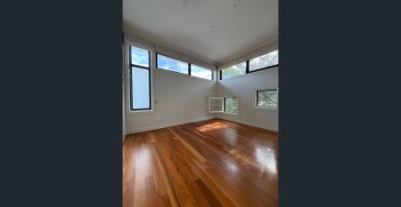 Exceptionally Spacious Modern Apartment with Storage Near Tunstall Square - Photo 4