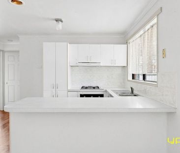 Charming Family Home in Cranbourne West - Photo 4