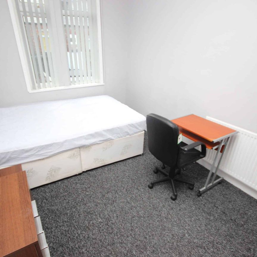 Coniston Street - Photo 1