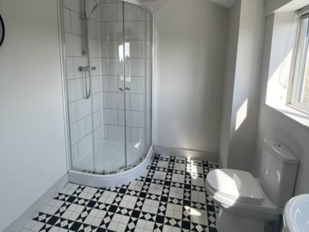 Hough Lane (room 4), Bramley, Leeds - Photo 5