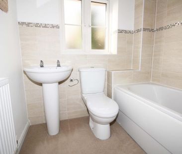 2 bedroom semi-detached house to rent - Photo 5