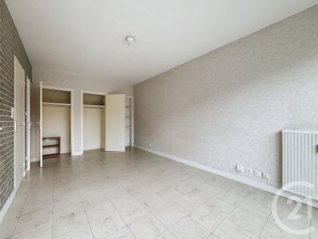 Location Appartement 1 pièce 25m² TROYES 10000 - Photo 2