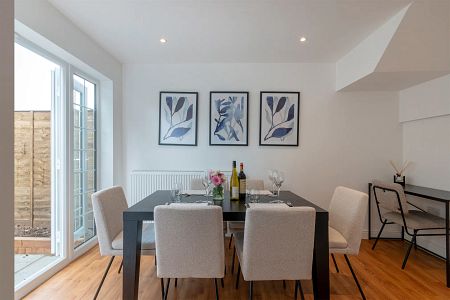 3 Bed, House - Photo 4