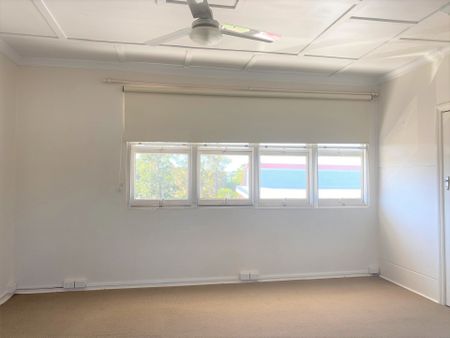 150 South Street, Centenary Heights - Photo 4