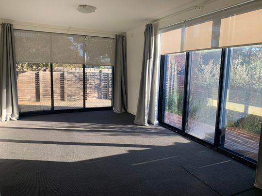 1/92 Glen Huntly Road, Elwood VIC 3184 - Apartment For Rent | Domain - Photo 1