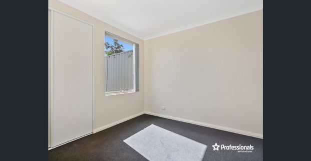 SPACIOUS MODERN HOME! - Photo 1