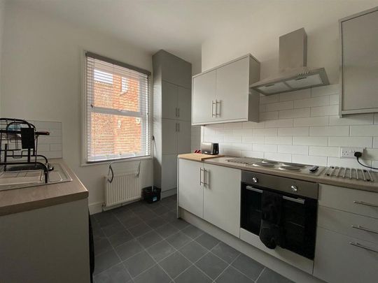1 bedroom in a house share to rent - Photo 1