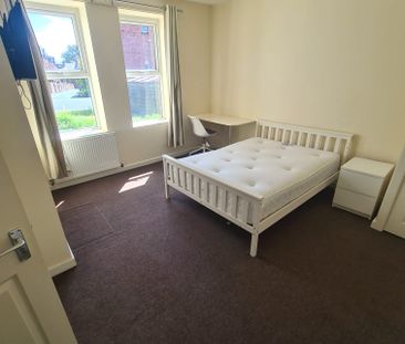 5 Bed - 129 Victoria Road, Hyde Park, Leeds - LS6 1DU - Student - Photo 4