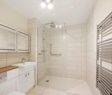 1 bedroom retirement property to rent - Photo 5