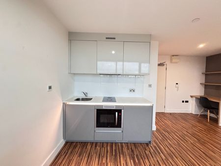 Studio Flat, Old Trafford, M16 - Photo 4