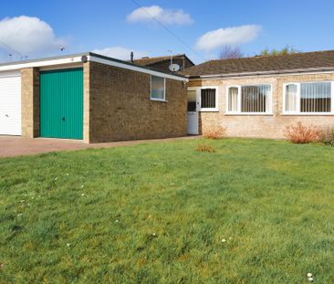 St Laurence Avenue, Brundall, Norwich - Photo 1