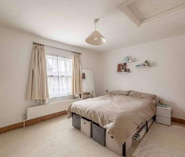 Datchet Place, Datchet, SL3 - Photo 2