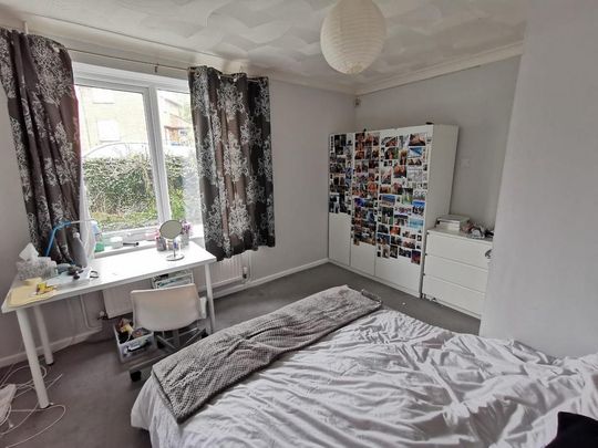 4 bedroom semi-detached house to rent - Photo 1