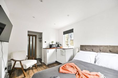 Studio to rent - Photo 4