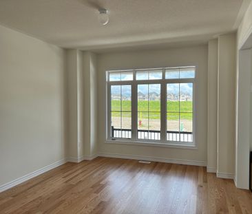 For Lease - 1099 Cole Street, Innisfil, Ontario - Photo 2