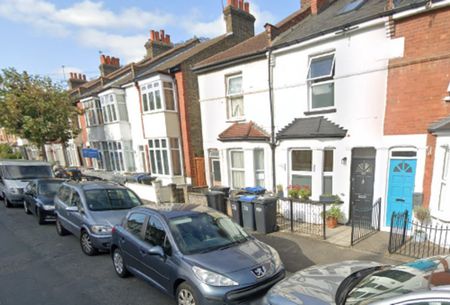 Lansdowne Road, Croydon, CR8 2 - Photo 3