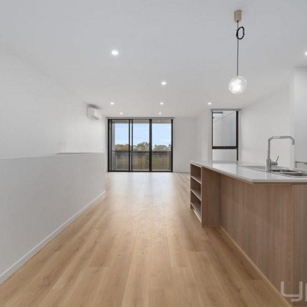Modern Townhouse Living in the Heart of Maddingley - Photo 1