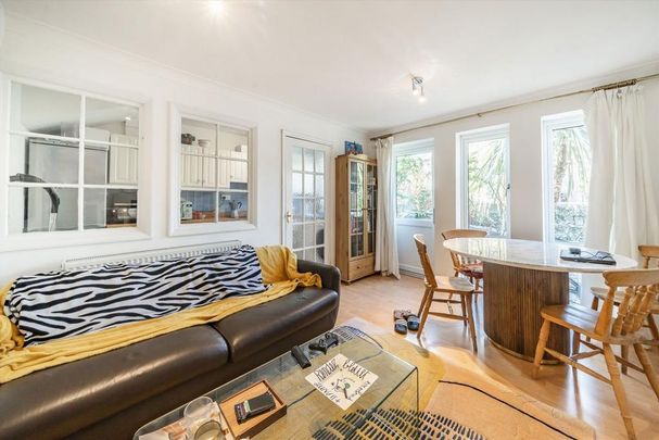 2 bedroom house to rent - Photo 1