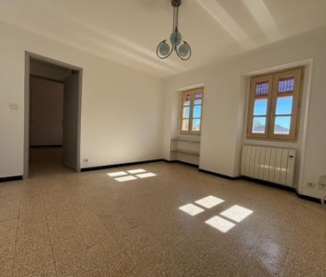Location Appartement 2 pièces 42m² AVIGNON 84000 - Photo 1